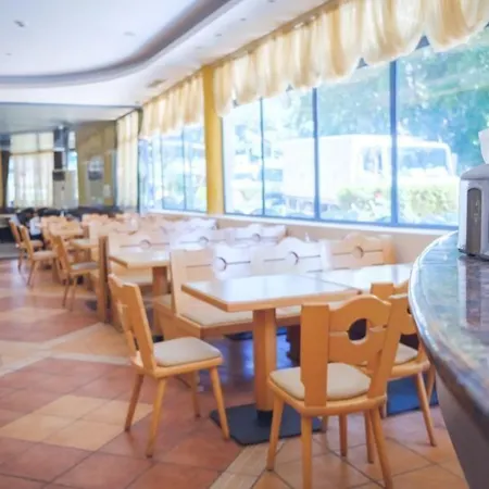 Royal - Отель Золотые Пески